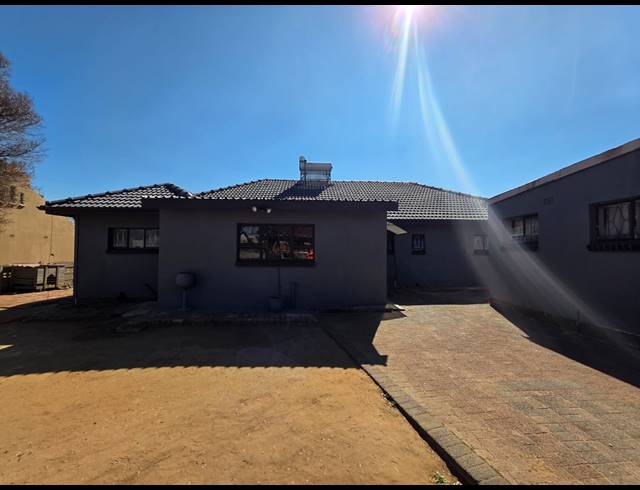 4 BEDROOM HOUSE FOR SALE IN SASOLBURG EXT 2